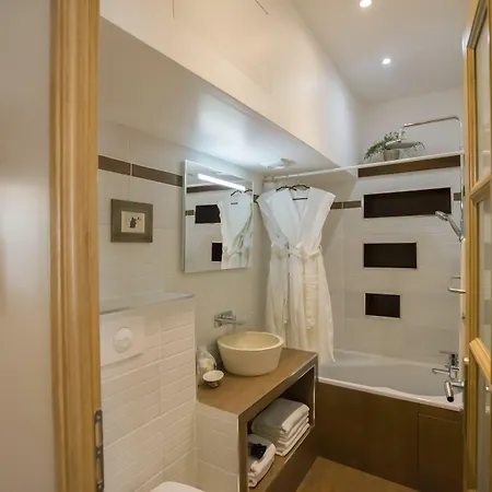 Camparis - - D'hotes 4*