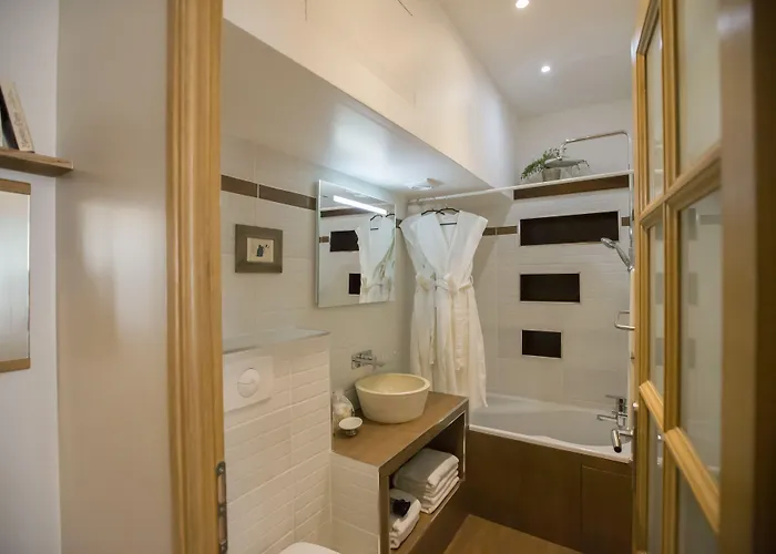 Camparis - - D'hotes 4*